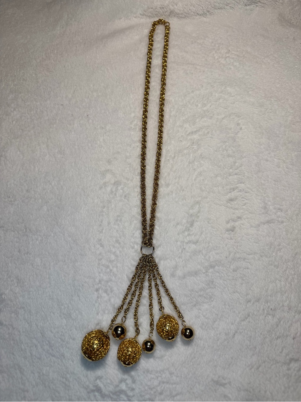 Vintage 1970s Gold Tone Mesh Ball Tassel